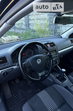 Хетчбек Volkswagen Golf 2008 в Луцьку