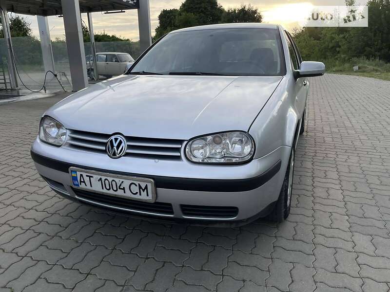 Хэтчбек Volkswagen Golf 2003 в Стрые