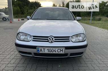 Хэтчбек Volkswagen Golf 2003 в Стрые