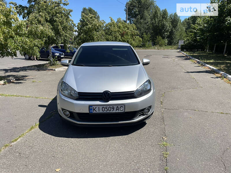 Хетчбек Volkswagen Golf 2009 в Києві