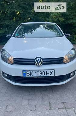 Хэтчбек Volkswagen Golf 2009 в Ровно