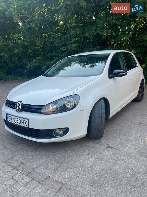 Хетчбек Volkswagen Golf 2009 в Рівному