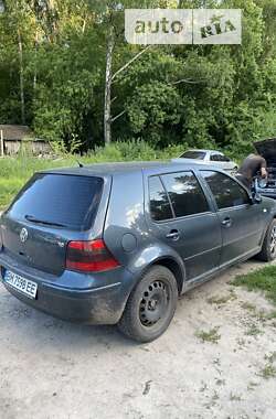 Хэтчбек Volkswagen Golf 2002 в Глухове