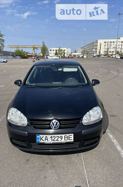 Хетчбек Volkswagen Golf 2005 в Києві