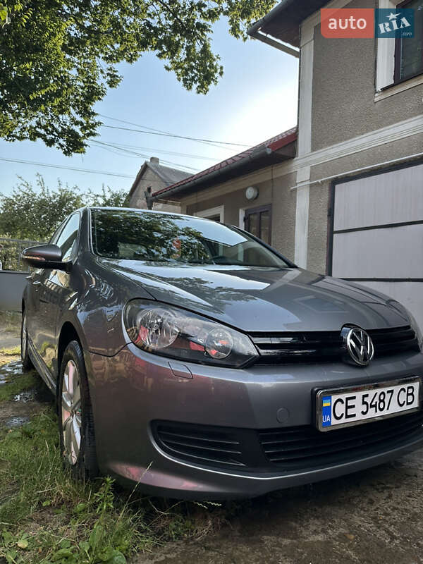 Хетчбек Volkswagen Golf 2011 в Сторожинці