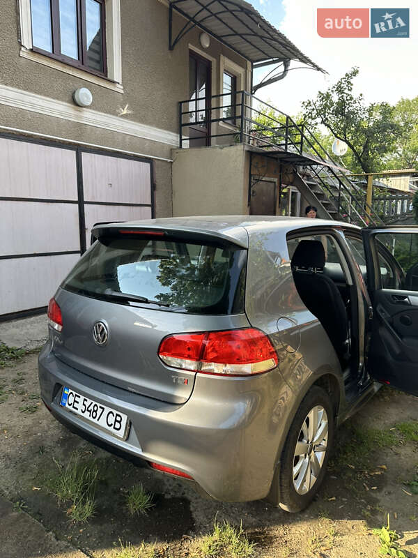 Хетчбек Volkswagen Golf 2011 в Сторожинці