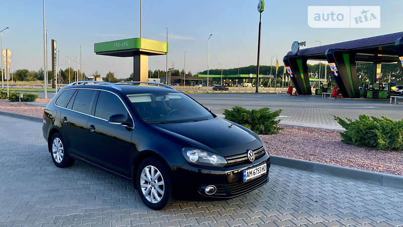 Универсал Volkswagen Golf 2012 в Житомире