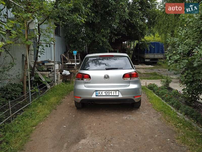 Хэтчбек Volkswagen Golf 2013 в Харькове