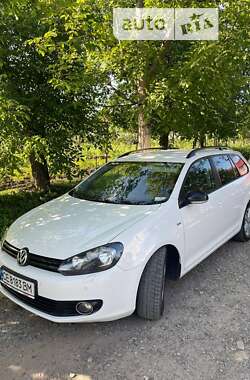 Универсал Volkswagen Golf 2012 в Черновцах