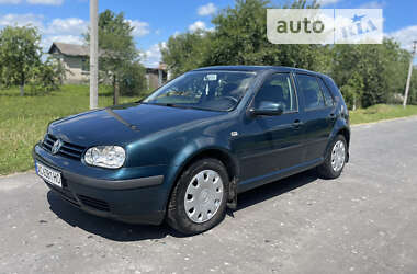 Хетчбек Volkswagen Golf 2002 в Луцьку