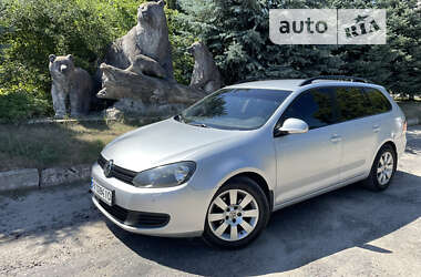 Універсал Volkswagen Golf 2010 в Краснограді