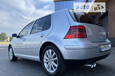 Хэтчбек Volkswagen Golf 2001 в Одессе