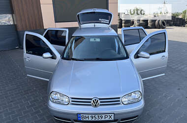 Хэтчбек Volkswagen Golf 2001 в Одессе