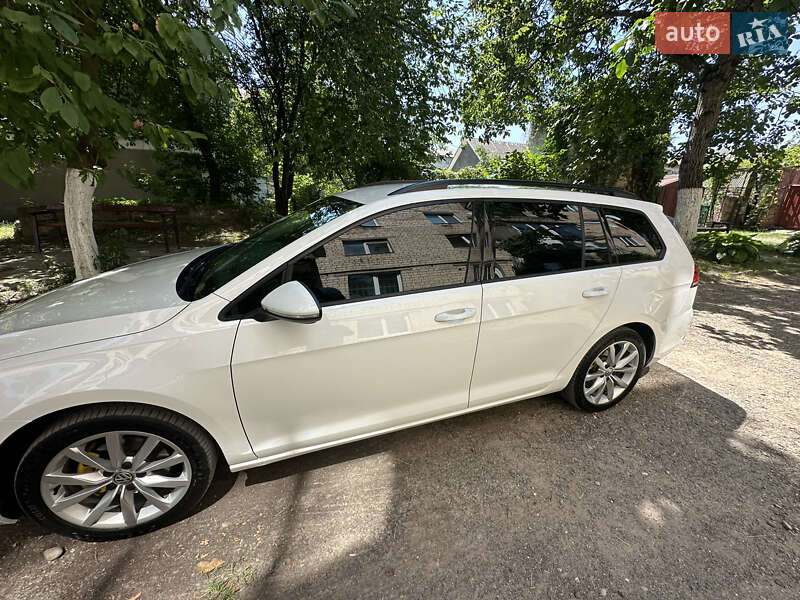 Универсал Volkswagen Golf 2018 в Хотине