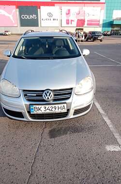 Универсал Volkswagen Golf 2009 в Ровно