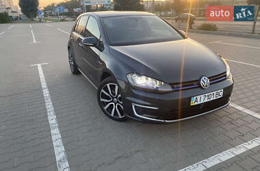 Хэтчбек Volkswagen Golf 2015 в 