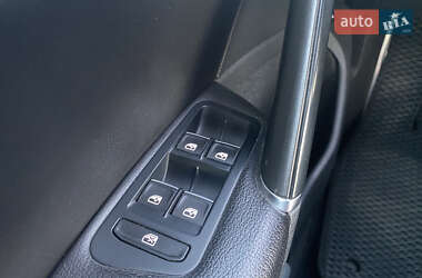 Хэтчбек Volkswagen Golf 2015 в 
