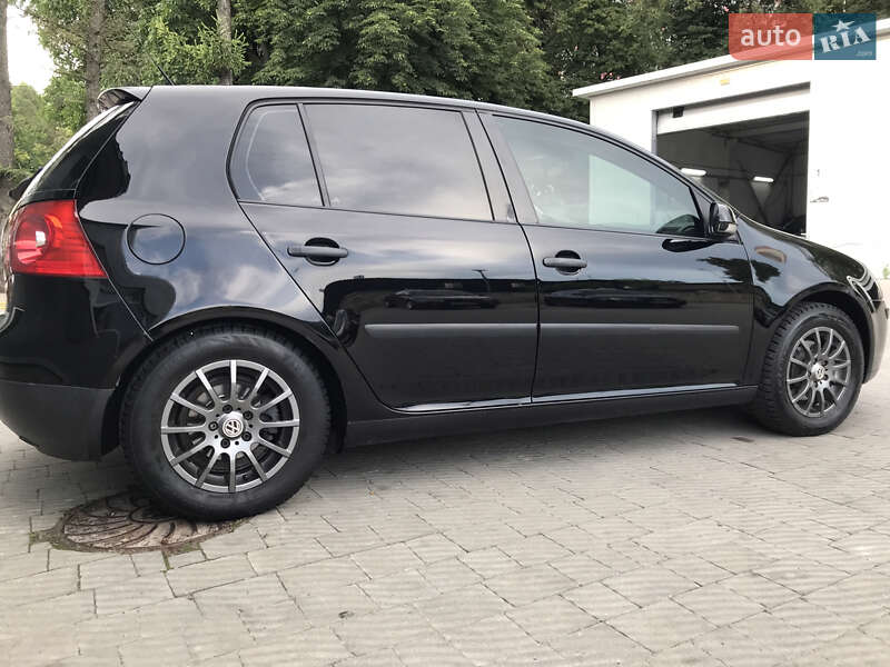 Хэтчбек Volkswagen Golf 2006 в Тернополе