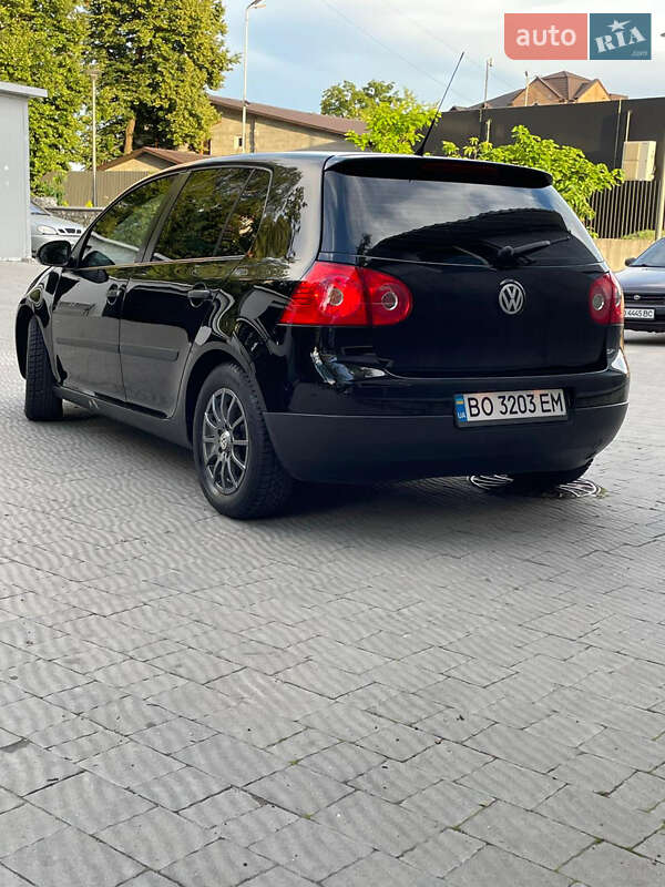 Хэтчбек Volkswagen Golf 2006 в Тернополе