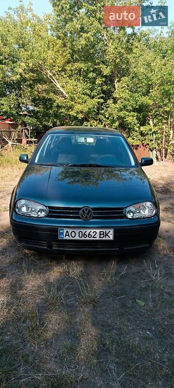 Хетчбек Volkswagen Golf 2001 в Ужгороді