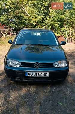 Хетчбек Volkswagen Golf 2001 в Ужгороді