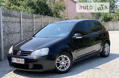 Хэтчбек Volkswagen Golf 2005 в Яворове