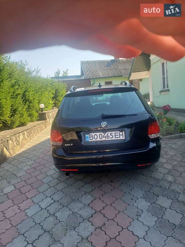 Универсал Volkswagen Golf 2012 в Бучаче