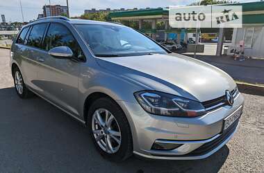 Универсал Volkswagen Golf 2018 в Тернополе