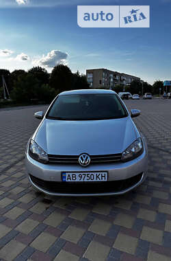 Хэтчбек Volkswagen Golf 2010 в 