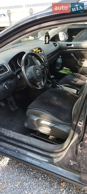 Универсал Volkswagen Golf 2010 в Полонном