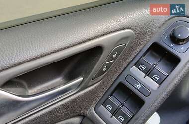 Хэтчбек Volkswagen Golf 2012 в 