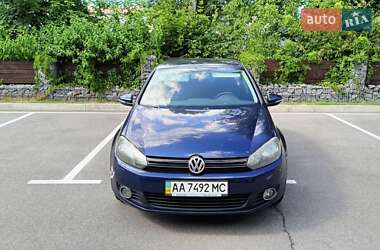Хэтчбек Volkswagen Golf 2012 в 