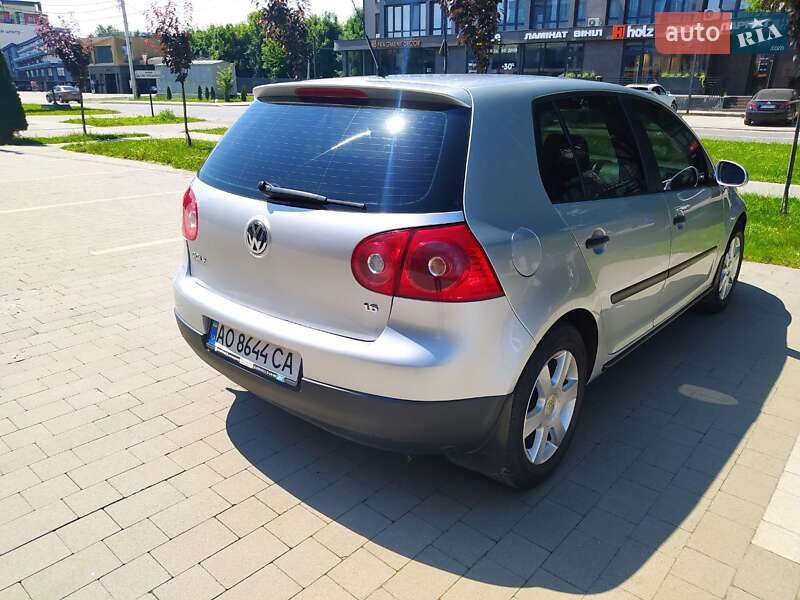Хэтчбек Volkswagen Golf 2008 в Ужгороде