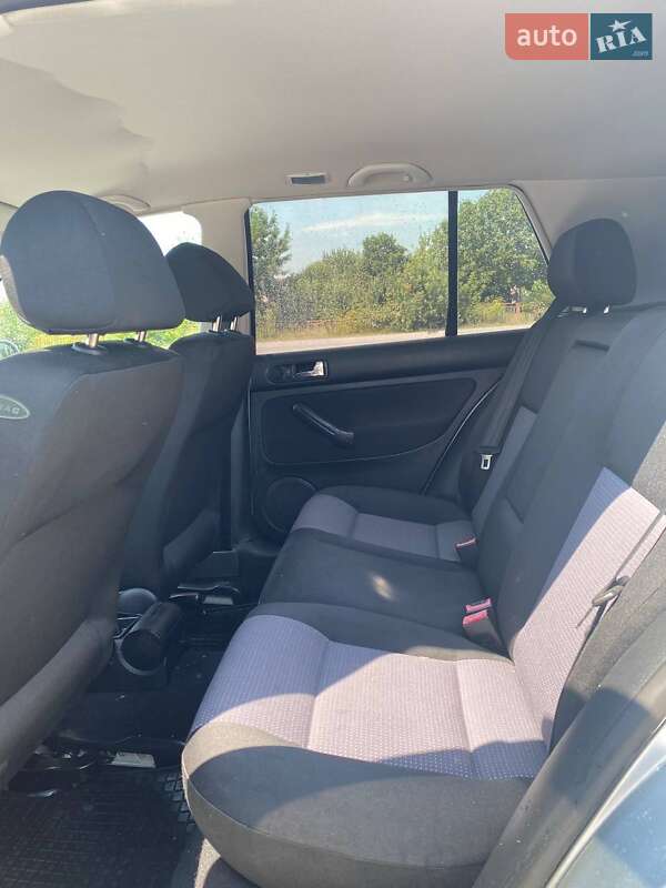 Хэтчбек Volkswagen Golf 2002 в Виннице