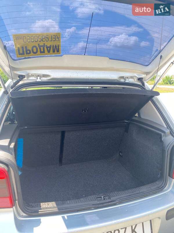 Хэтчбек Volkswagen Golf 2002 в Виннице