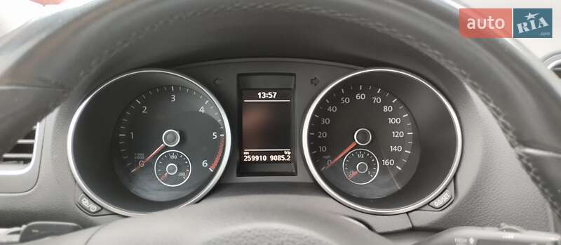 Хэтчбек Volkswagen Golf 2012 в Киеве