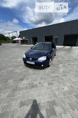 Хетчбек Volkswagen Golf 2007 в Звягелі