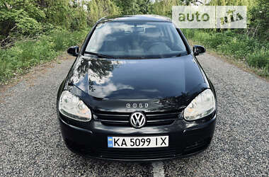 Хетчбек Volkswagen Golf 2005 в Києві