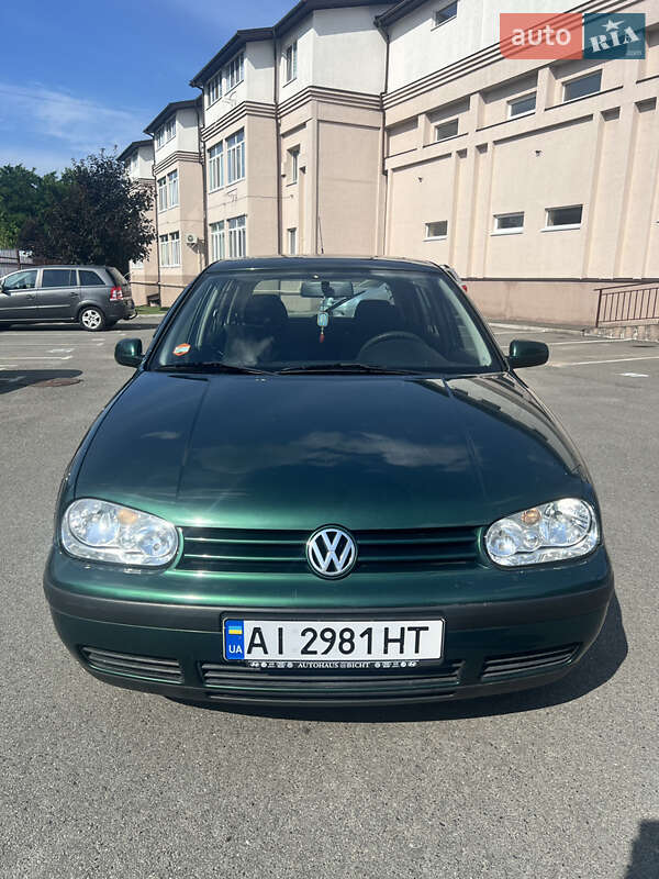 Хетчбек Volkswagen Golf 1998 в 