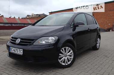 Хэтчбек Volkswagen Golf 2005 в Самборе