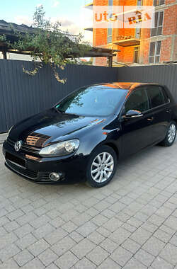 Хэтчбек Volkswagen Golf 2010 в Ужгороде