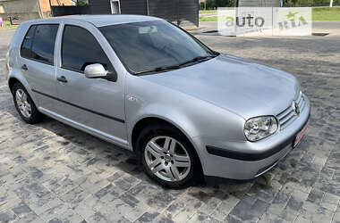 Хэтчбек Volkswagen Golf 2001 в Корце