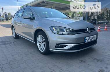 Универсал Volkswagen Golf 2018 в Киеве