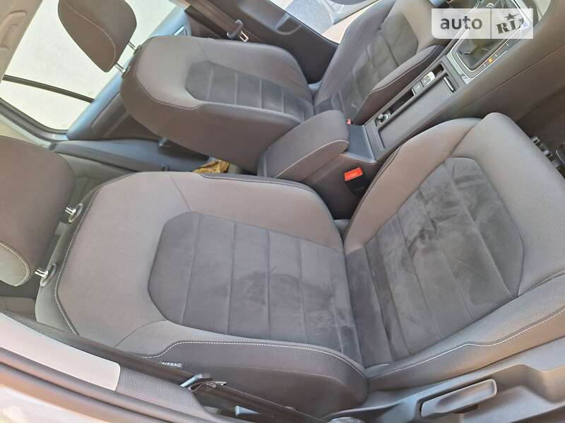 Хетчбек Volkswagen Golf 2019 в Сваляві