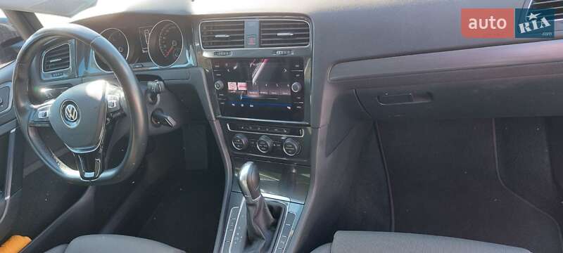 Универсал Volkswagen Golf 2017 в Киеве