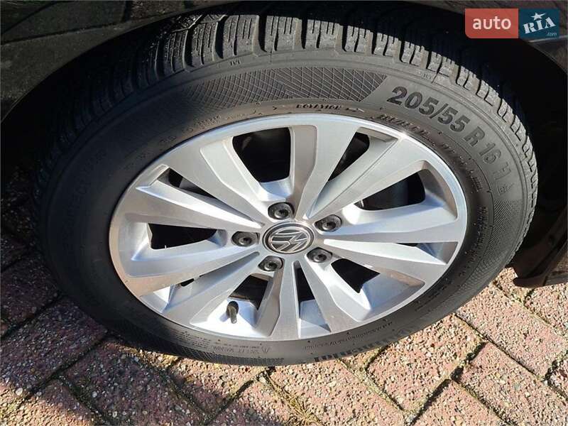 Универсал Volkswagen Golf 2017 в Киеве