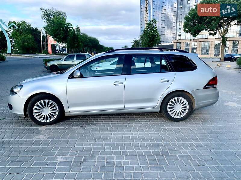 Универсал Volkswagen Golf 2010 в Одессе