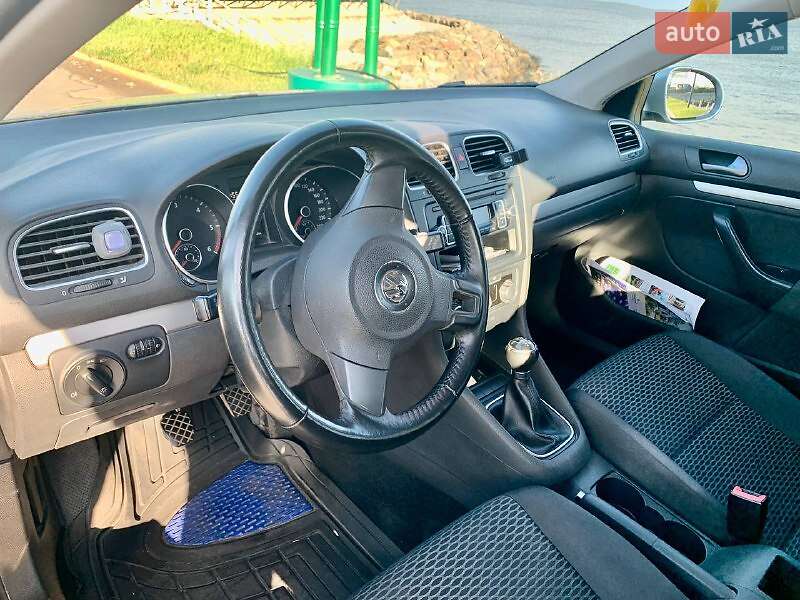 Универсал Volkswagen Golf 2010 в Одессе