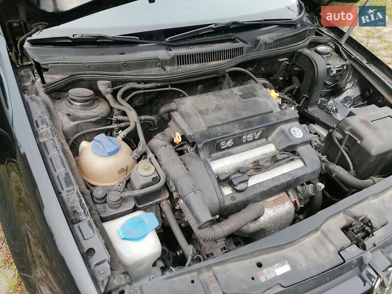 Хэтчбек Volkswagen Golf 2001 в Гоще
