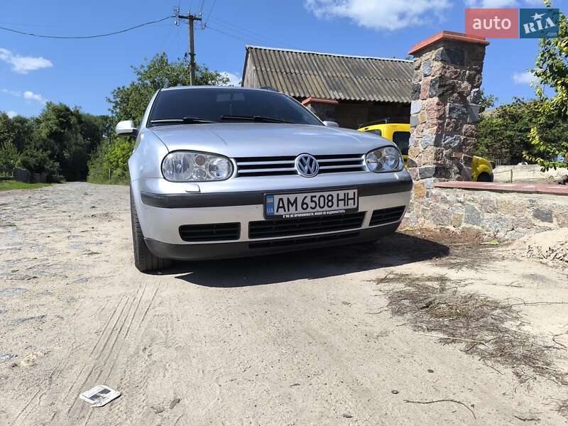 Универсал Volkswagen Golf 2002 в Бердичеве